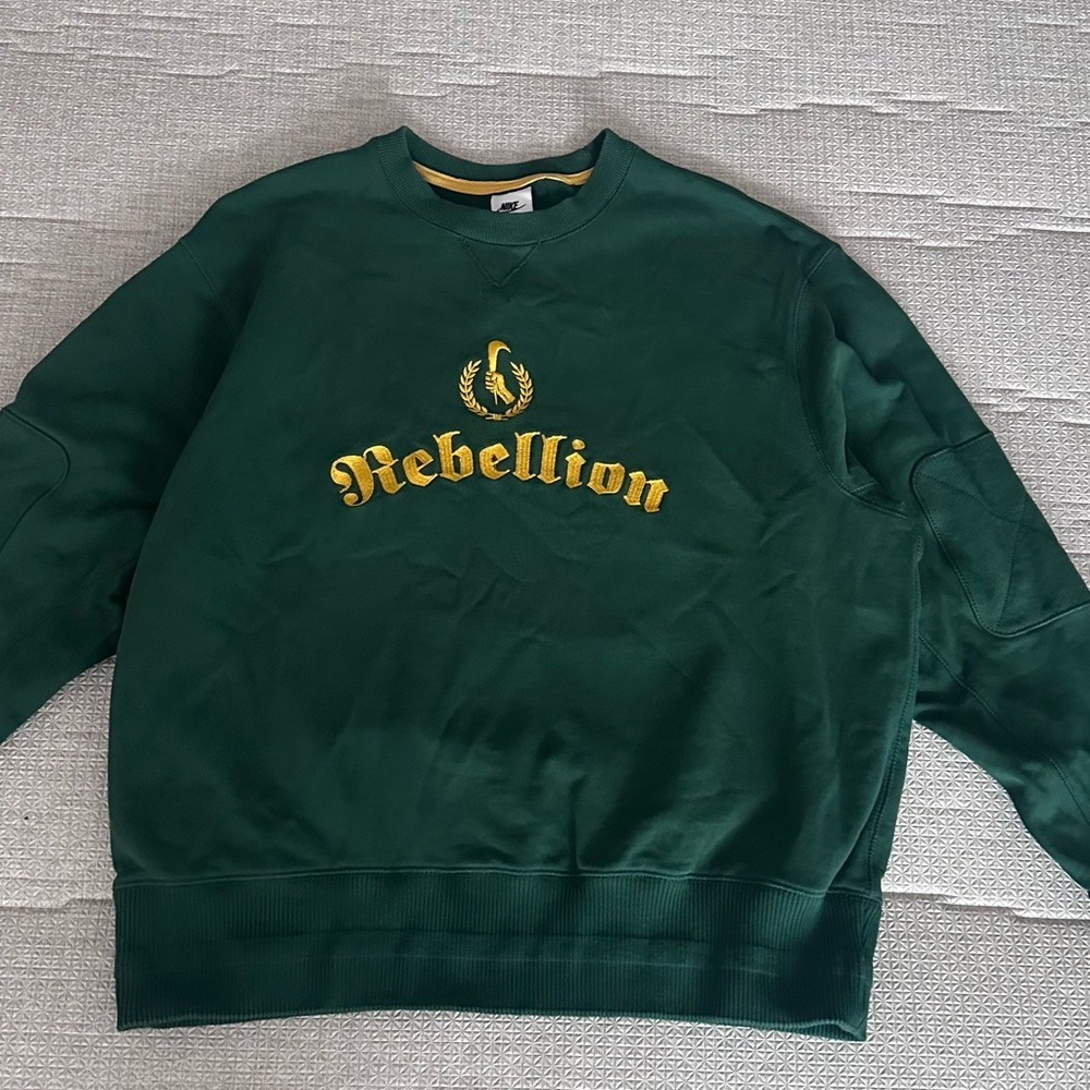 NIKE REBELLION SWEATER GREEN